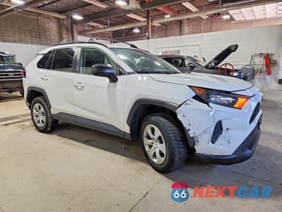 Czwarte zdjęcie samochodu z boku: 2019 TOYOTA RAV4 LE VIN:2T3F1RFVXKW029115 - miniatura