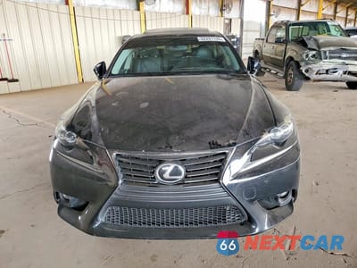 Piąte zdjęcie samochodu w środku: 2016 LEXUS IS 200T VIN:JTHBA1D24G5009934 - miniatura