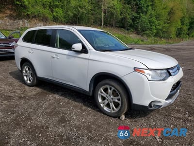 Czwarte zdjęcie samochodu z boku: 2015 MITSUBISHI OUTLANDER SE VIN:JA4AZ3A3XFZ000901 - miniatura