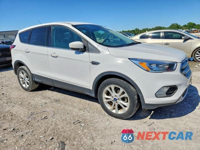 Czwarte zdjęcie samochodu z boku: 2019 FORD ESCAPE SE VIN:1FMCU0GD1KUC35606 - miniatura