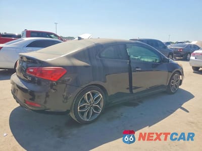 Trzecie zdjęcie samochodu z tyłu: 2016 KIA FORTE SX VIN:KNAFZ6A38G5619984 - miniatura