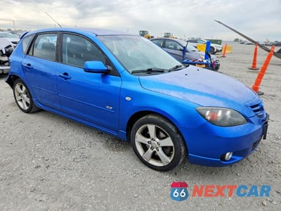 Czwarte zdjęcie samochodu z boku: 2005 MAZDA 3 HATCHBACK VIN:JM1BK343651245458 - miniatura