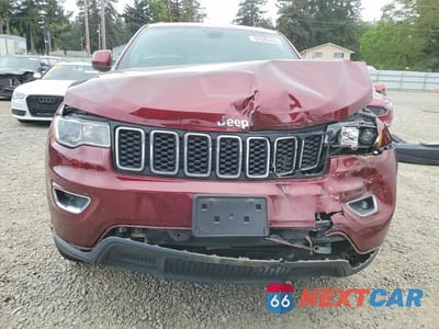 Piąte zdjęcie samochodu w środku: 2020 JEEP GRAND CHEROKEE LAREDO VIN:1C4RJFAG6LC249604 - miniatura
