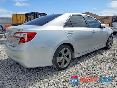 Trzecie zdjęcie samochodu z tyłu: 2014 TOYOTA CAMRY SE SPORT VIN:4T1BF1FK6EU449894 - miniatura