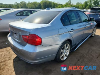 Trzecie zdjęcie samochodu z tyłu: 2011 BMW 328 XI SULEV VIN:WBAPK5G53BNN31302 - miniatura