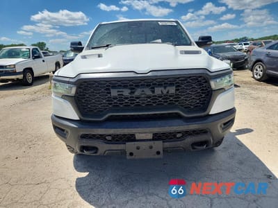 Piąte zdjęcie samochodu w środku: 2025 RAM 1500 REBEL VIN:1C6SRFLP8SN594053 - miniatura