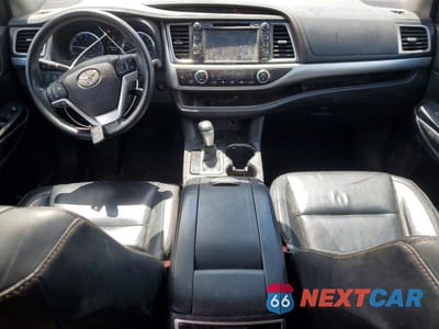 Zdjęcie 8 z 14 samochodu: 2015 TOYOTA HIGHLANDER XLE VIN:5TDJKRFH8FS132302 - miniatura