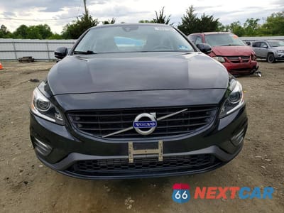 Piąte zdjęcie samochodu w środku: 2018 VOLVO S60 DYNAMIC VIN:YV140MTL4J2457506 - miniatura