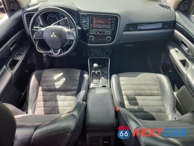 Zdjęcie 8 z 13 samochodu: 2019 MITSUBISHI OUTLANDER SE VIN:JA4AZ3A3XKJ001684 - miniatura