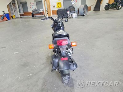 Czwarte zdjęcie samochodu z boku: 2016 HONDA NPS50 VIN:JH2AF5814GK402445 - miniatura