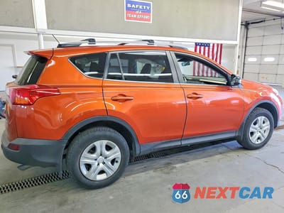 Trzecie zdjęcie samochodu z tyłu: 2015 TOYOTA RAV4 LE VIN:JTMBFREV4FJ044943 - miniatura