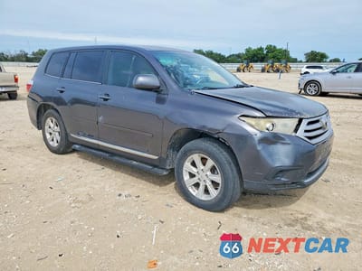 Czwarte zdjęcie samochodu z boku: 2012 TOYOTA HIGHLANDER BASE VIN:5TDZK3EH5CS073626 - miniatura
