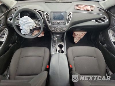 Zdjęcie 8 z 13 samochodu: 2018 CHEVROLET MALIBU LT VIN:1G1ZD5ST8JF195711 - miniatura