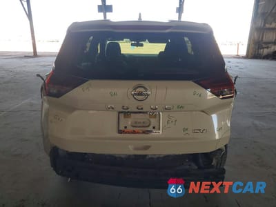 Zdjęcie 6 z 13 samochodu: 2021 NISSAN ROGUE SV VIN:JN8AT3BA1MW005203 - miniatura