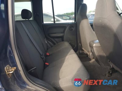 Zdjęcie 11 z 14 samochodu: 2004 JEEP LIBERTY SPORT VIN:1J4GL48K24W192747 - miniatura