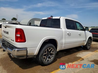 Trzecie zdjęcie samochodu z tyłu: 2026 RAM 1500 LARAMIE VIN:3C6SRFJPXT4180772 - miniatura