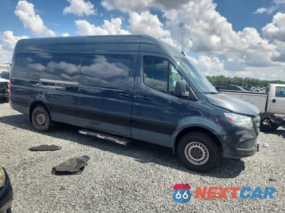 Czwarte zdjęcie samochodu z boku: 2019 MERCEDES BENZ SPRINTER 2500 DELIVERY VAN VIN:WD4PF1CD3KT006478 - miniatura