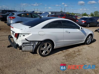 Trzecie zdjęcie samochodu z tyłu: 2014 MERCEDES-BENZ E 350 4MATIC VIN:WDDKJ8JB7EF282958 - miniatura