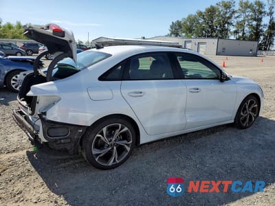 Trzecie zdjęcie samochodu z tyłu: 2023 AUDI A3 PREMIUM VIN:WAUAUDGY1PA092023 - miniatura