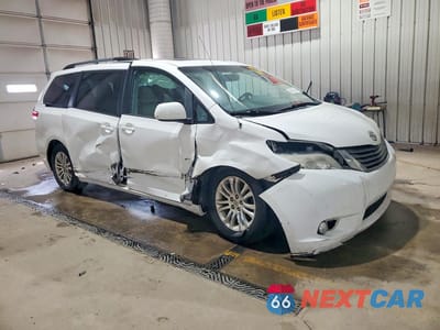 Czwarte zdjęcie samochodu z boku: 2013 TOYOTA SIENNA XLE 8-PASSENGER VIN:5TDYK3DC7DS292705 - miniatura
