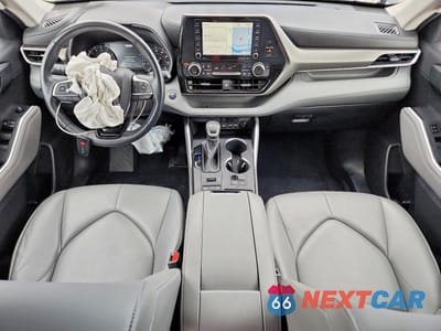 Zdjęcie 8 z 13 samochodu: 2021 TOYOTA HIGHLANDER XLE VIN:5TDHZRBH8MS118249 - miniatura