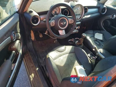 Zdjęcie 8 z 12 samochodu: 2008 MINI COOPER S VIN:WMWMF73548TT88597 - miniatura