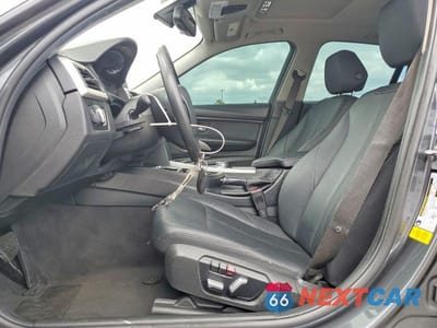 Zdjęcie 7 z 12 samochodu: 2018 BMW 320 I VIN:WBA8E1G59JNU92847 - miniatura