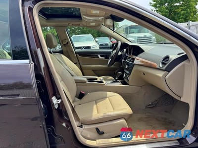 Zdjęcie 10 z 11 samochodu: 2012 MERCEDES-BENZ C 300 4MATIC VIN:WDDGF8BB1CR224748 - miniatura
