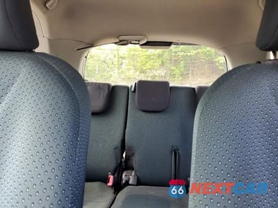 Zdjęcie 10 z 13 samochodu: 2008 TOYOTA YARIS BASE VIN:JTDJT923185172284 - miniatura