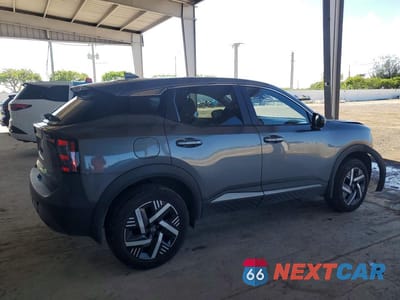 Trzecie zdjęcie samochodu z tyłu: 2025 NISSAN KICKS SV VIN:3N8AP6CA4SL386343 - miniatura