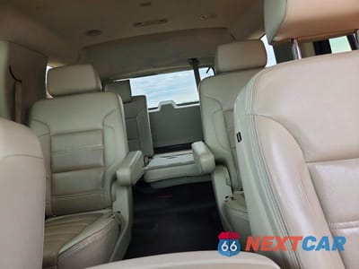 Zdjęcie 10 z 13 samochodu: 2017 GMC YUKON DENALI VIN:1GKS1CKJ1HR188665 - miniatura