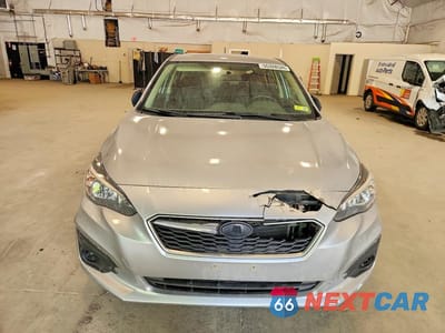 Piąte zdjęcie samochodu w środku: 2019 SUBARU IMPREZA VIN:4S3GTAA63K3731943 - miniatura