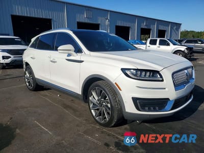 Czwarte zdjęcie samochodu z boku: 2020 LINCOLN NAUTILUS RESERVE VIN:2LMPJ8K92LBL21885 - miniatura