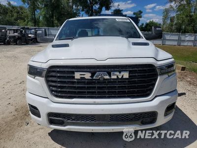 Piąte zdjęcie samochodu w środku: 2025 RAM 1500 LARAMIE VIN:1C6SRFJP5SN630008 - miniatura