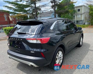Czwarte zdjęcie samochodu z boku: 2020 FORD ESCAPE SE VIN:1FMCU9G66LUA20651 - miniatura