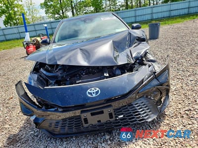 Piąte zdjęcie samochodu w środku: 2025 TOYOTA CAMRY SE VIN:4T1DBADK2SU024448 - miniatura