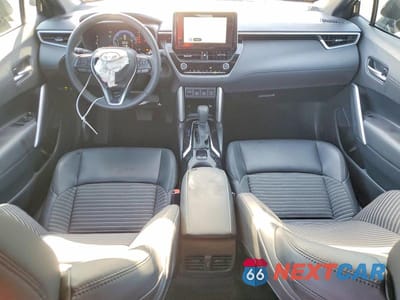 Zdjęcie 8 z 13 samochodu: 2024 TOYOTA COROLLA CROSS HYBRID XSE VIN:7MUFBABG6RV050759 - miniatura