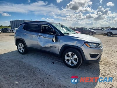 2019 JEEP COMPASS LATITUDE 3C4NJCBB8KT636948 - główne zdjęcie licytacji z USA - miniatura