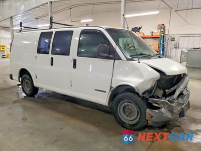 Czwarte zdjęcie samochodu z boku: 2000 CHEVROLET EXPRESS G2500 VIN:1GCFG25W4Y1186923 - miniatura