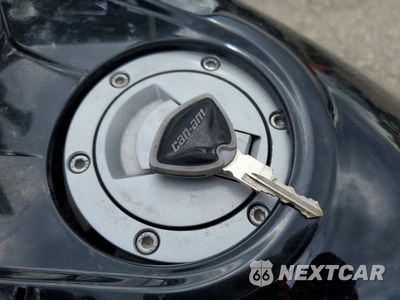 Zdjęcie 8 z 9 samochodu: 2017 CAN-AM SPYDER ROADSTER F3 VIN:2BXRDDD25HV002396 - miniatura