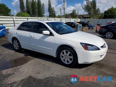 Czwarte zdjęcie samochodu z boku: 2005 HONDA ACCORD LX VIN:1HGCM66515A006013 - miniatura
