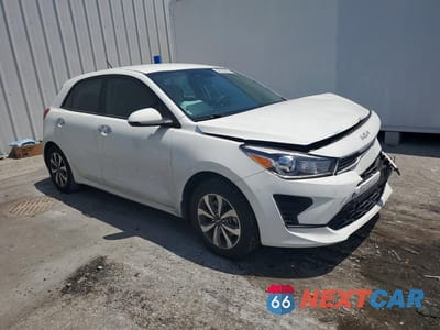 Czwarte zdjęcie samochodu z boku: 2023 KIA RIO S VIN:3KPA25AD3PE530350 - miniatura