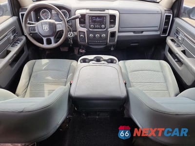Zdjęcie 8 z 12 samochodu: 2014 RAM 3500 SLT VIN:3C63R3DL3EG233101 - miniatura