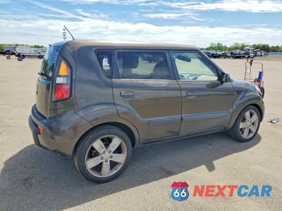 Trzecie zdjęcie samochodu z tyłu: 2010 KIA SOUL + VIN:KNDJT2A20A7094784 - miniatura