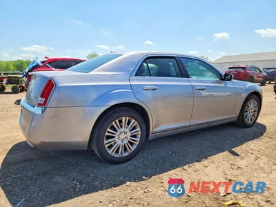 Trzecie zdjęcie samochodu z tyłu: 2014 CHRYSLER 300 VIN:2C3CCARGXEH235975 - miniatura