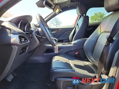 Zdjęcie 7 z 14 samochodu: 2017 JAGUAR F-PACE PREMIUM VIN:SADCJ2BV9HA069035 - miniatura