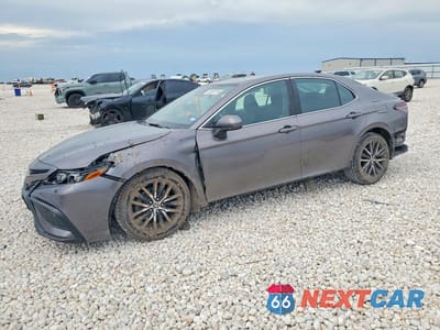 2021 TOYOTA CAMRY SE 4T1G11AK3MU411887 - główne zdjęcie licytacji z USA - miniatura