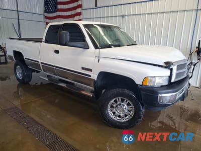 Czwarte zdjęcie samochodu z boku: 1998 DODGE RAM 2500 VIN:3B7KF22D1WG107355 - miniatura