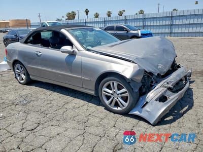 Czwarte zdjęcie samochodu z boku: 2006 MERCEDES-BENZ CLK 350 VIN:WDBTK56H46F192206 - miniatura