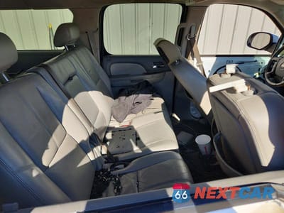 Zdjęcie 11 z 13 samochodu: 2008 CHEVROLET SUBURBAN C1500 LS VIN:1GNFC16068R213564 - miniatura
